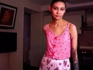 bellaloveme from CamSoda