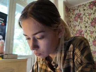 Freechat bellcromuel on CamSoda