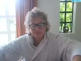 Offline blondecougar on CamSoda