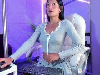 Freechat camyfoxx on CamSoda