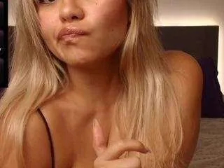 Offline celiahenn on CamSoda