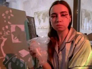 charlottelopez — show outfit [10 tokens remaining]