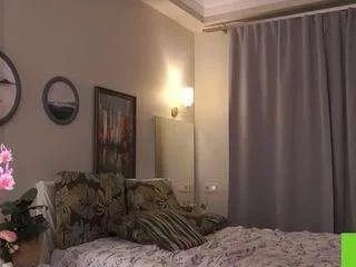 Offline cheekie-breekiie on CamSoda