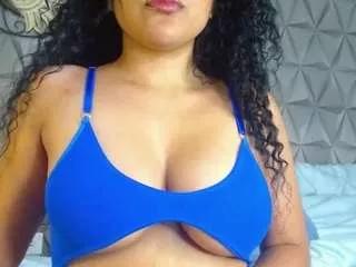 cocoqueenn from CamSoda
