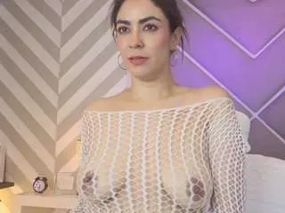 cristal-heart on CamSoda