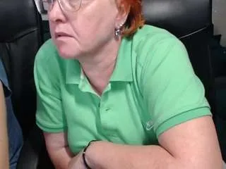 Freechat curvyjoanna on CamSoda