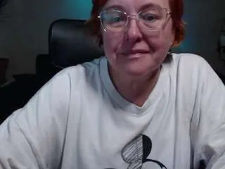 Freechat curvyjoanna on CamSoda