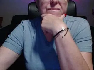 CamSoda curvyjoanna is Freechat curvyjoanna — Golden Ticket Show: Show (150 tokens per ticket)