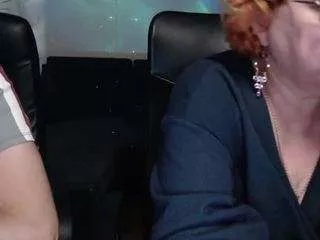 Freechat curvyjoanna on CamSoda