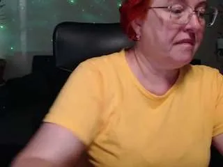 Freechat curvyjoanna on CamSoda