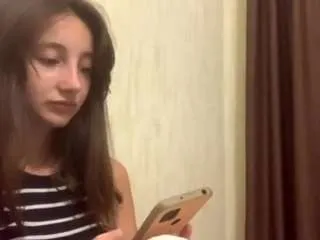 Freechat delorasgerbino on CamSoda