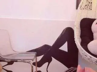 Freechat denychantall on CamSoda