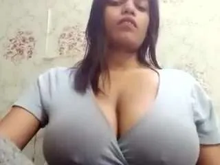 dezygirl22 on CamSoda