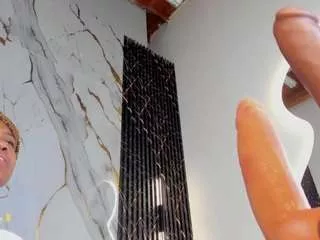 Offline ebonyyhot on CamSoda