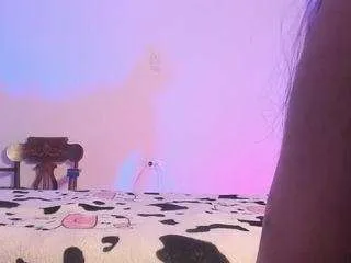 Freechat elenna-salvatoree on CamSoda