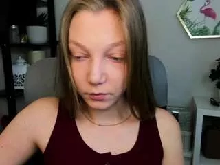 Offline emillyplay on CamSoda