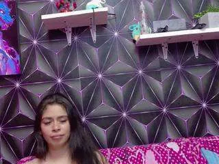 emilygrooe — naked for 3 minutes + lush [400 tokens remaining]