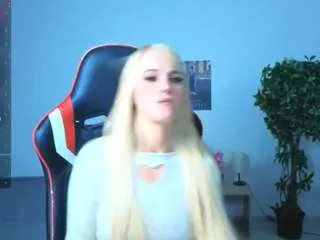 Freechat emilylion7 on CamSoda