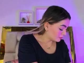 emma-rossee from CamSoda