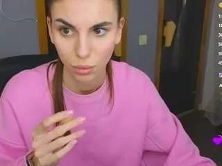 emmigreen from CamSoda