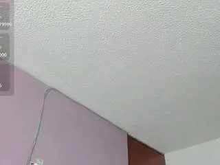 Offline esperancita4570 on CamSoda