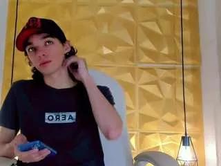 estebanisaza from CamSoda