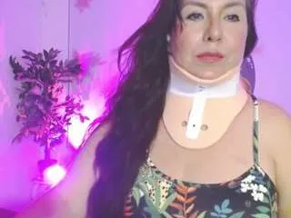 Freechat evelyn-mature19 on CamSoda