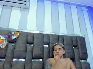 Offline gia-andy on CamSoda