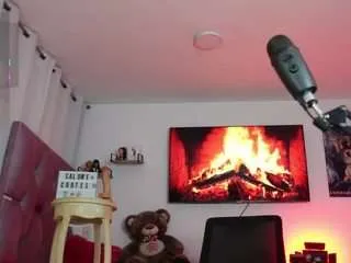 Freechat girl-hotbicth on CamSoda