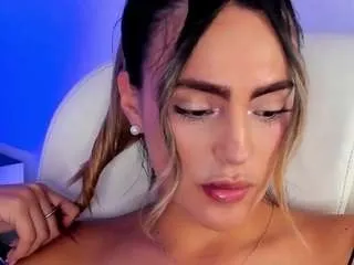 Freechat harper-woods on CamSoda