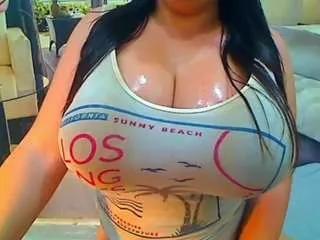 hillarysofia from CamSoda