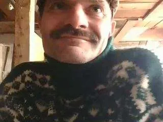 Offline intenseplay on CamSoda