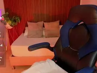 Freechat irantzu-hank on CamSoda