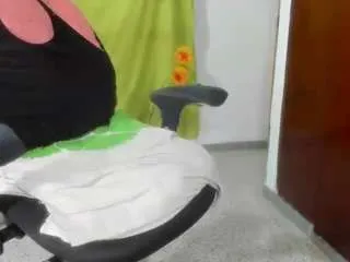 Freechat janellemetz on CamSoda