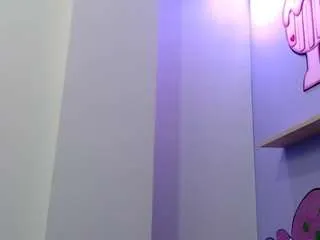 katty18love18 on CamSoda