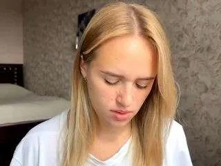 Freechat kieraleeming on CamSoda