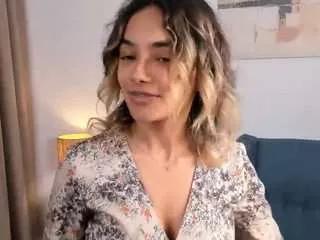 kizziedante from CamSoda