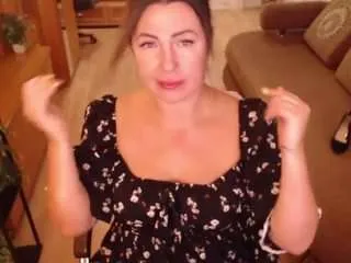 Freechat lauraruth on CamSoda