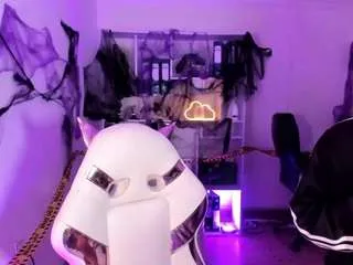 Freechat layla-golden on CamSoda