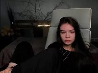 laylashineee from CamSoda