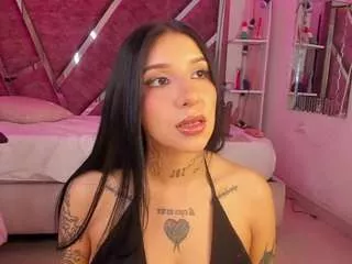 Freechat leiawong on CamSoda