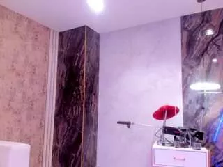 Freechat lenathompson on CamSoda