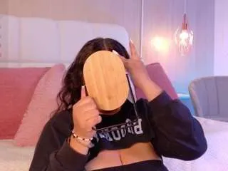 Offline leoniewinters on CamSoda