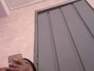 Offline leoniewinters on CamSoda