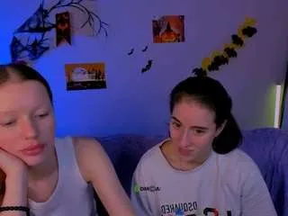 Offline lina-fox12 on CamSoda