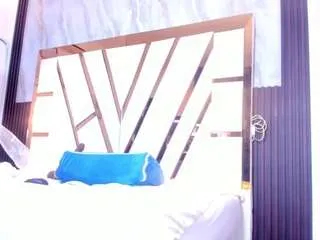 Freechat lola-hornei on CamSoda