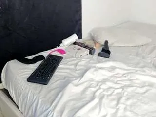 Offline lorena-hawkins on CamSoda