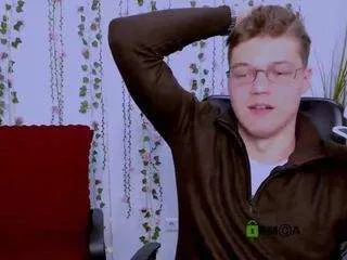 Offline lucas-long on CamSoda