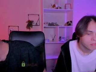 Offline lucas-long on CamSoda