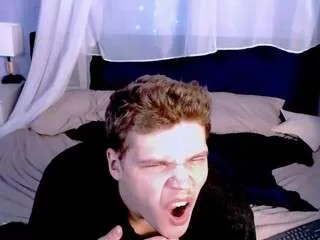 Offline lucas-long on CamSoda